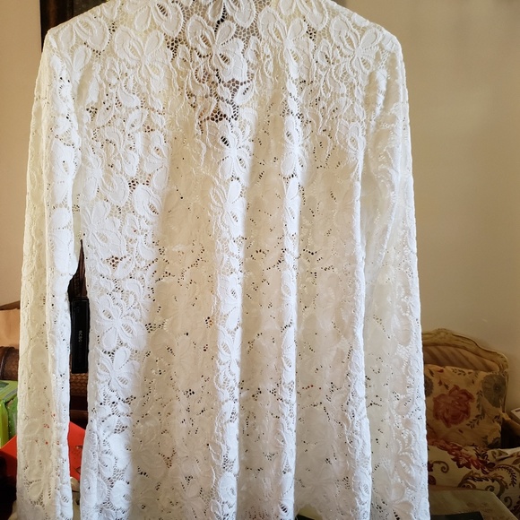 Top - Picture 2 of 3